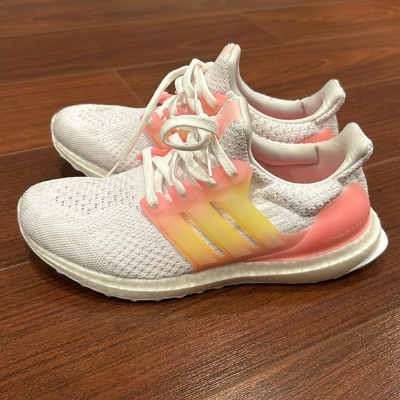 Adidas Ultraboosts Sneakers - Picture 1 of 4